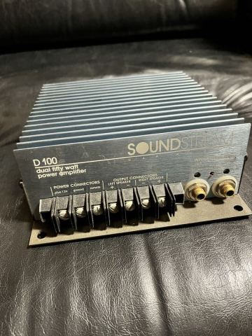 SOUNDSTREAM D100 50W&times;2ch パワーアンプ USA製 サウンドストリーム カーオーディオ 名機