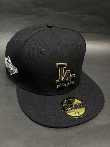 ニューエラ&times;LAドジャース2025ワールドシリーズモデルキャップ1/2ブラック