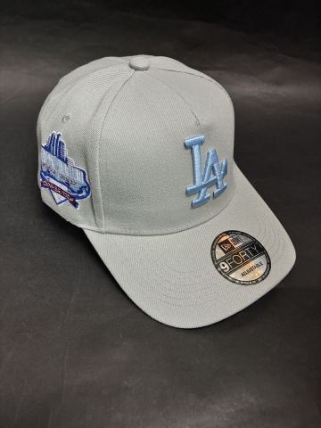 ニューエラ&times;LAドジャースタジアム40周年グレースナップバックキャップライトブルーロゴブリム