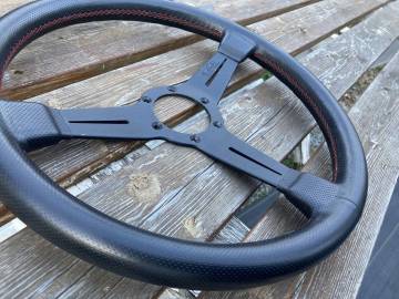 ナルディーステアリング