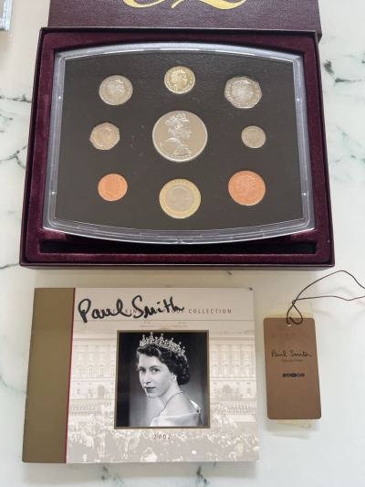 【ポールスミスサイン入り】2002年 イギリス エリザベス女王2世 即位50周年記念 プルーフコインセット