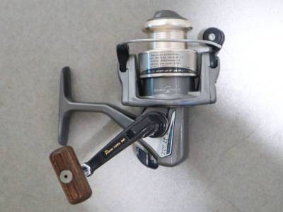 A2213 & Daiwa ダイワ スピニングリール REGAL-X 1500-2B 2BB ロングキャストスプール Gyro Spin ワンタッチハンドル