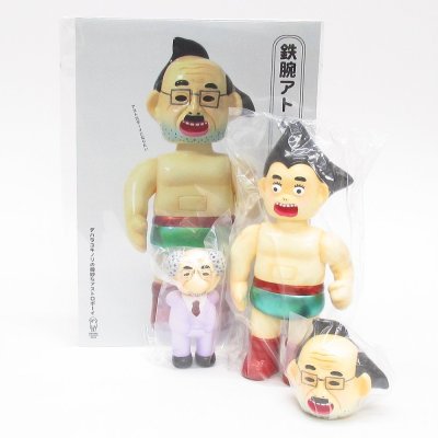 未開封品 デハラユキノリ &times; 手塚プロ &times; 万事屋 アストロボーイ 鉄腕アトム 単行本1巻表紙 グリーンパンツ ソフビ フィギュア ■U7542