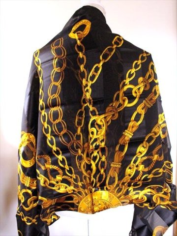 美品☆CELINE【セリーヌ】シルク大判スカーフ チェーン柄 マカダム柄☆透け感☆ブラック&times;ゴールド☆レディース☆ロゴ