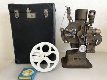 映写機 16ミリ 映像機器 昭和レトロ KYOTO SHIMADZU SEISAKUSHO LTD. 収納ケース付き アンティーク 動作未確認 ジャンク