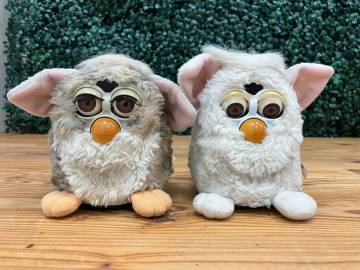 S-5-725【鴇】☆1円スタート☆ TOMY トミー 1998年製 ファービー 人形 2体セット 動作未確認 ジャンク扱い レトロ 