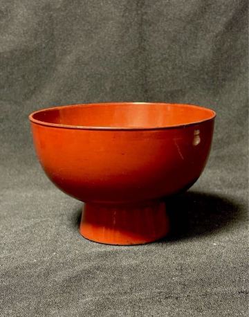 凛とした空気感です！桃山から江戸初期　古根来　合鹿椀のようなフォルムの一の椀　断紋と古格ある肌！極小カケもすこぶる状態よしです！