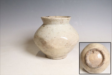 朝鮮古陶磁器 李朝 粉引面取壺 李朝時代（H577）
