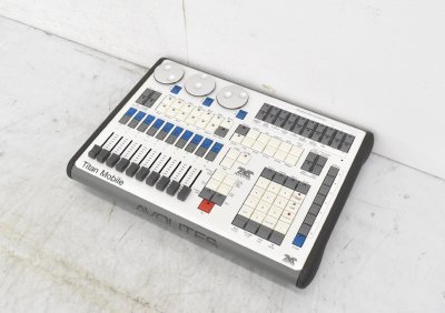 【 C 】k563 AVOLITES Titan Mobile ライティングコンソール エボライツ 3190902