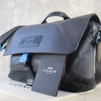 近年モデル 美品 コーチ COACH 2way メンズ メッセンジャーバッグ バイクバッグ テレイン ショルダー バック 斜め掛け レザー 紺 ビジネス