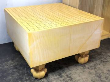 ☆囲碁 本榧 本カヤ 碁盤 6寸 天柾 足付き 未使用♪