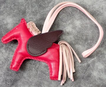 美品 エルメス バッグチャーム ペガサス ホース 馬 ロデオ レッド ブラウン ピンク Z刻印 4881