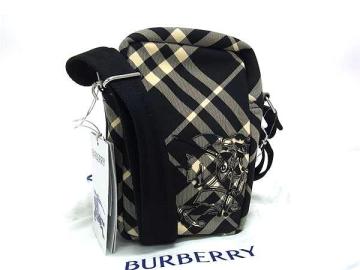 1円 ■新品同様■ BURBERRY バーバリー ナイロン ショルダーバッグ クロスボディ 斜め掛けかばん レディース ブラック系 BN7191
