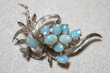 360 天然オパール opal ブローチ ヴィンテージ アクセサリー 18K刻印 メッキ 天然石 宝石 色石 カラーストーン 装飾品