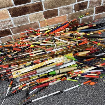 ●1円スタート●棒ウキ 大量まとめ売り チヌ浮き ヘラ浮きなど お楽しみ 福箱 福袋 釣具 釣り具 釣り用品 釣り小物 HS7097