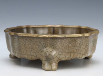 【安】宋時代 哥窯米黄釉包金葵口三足洗 共箱 唐瓷 染付 古陶瓷 古美味 中国古美術 古董品 226