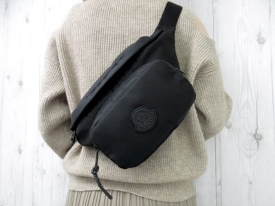 極美品 MONCLER モンクレール ボディバッグ ウエストポーチ バッグ ナイロン&times;レザー 黒 メンズ 94022Y