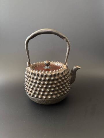 鉄瓶　鬼霰　鬼あられ鉄瓶　抜けの良い霰