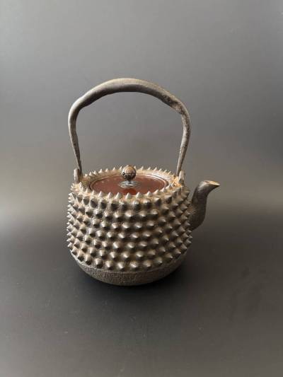 鉄瓶　鬼霰　鬼あられ鉄瓶　抜けの良い霰