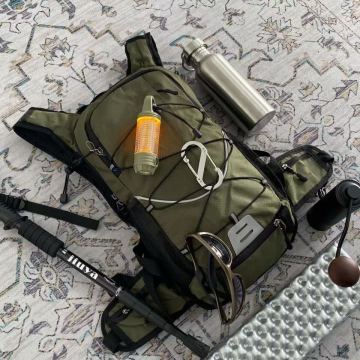 アウトドア用 超高品質 バックパック リュックサックミリタリー 490g 多機能防水 キャンプ 野外登山 装備 通勤通学　26c10x44cm