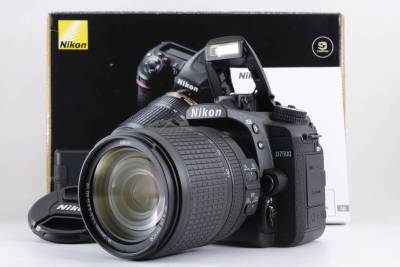 シャッター回数 926回 動作品 ニコン Nikon D7500 レンズ AF-S NIKKOR 18-55mm f3.5-5.6 デジタル一眼カメラ 箱 取説 充電器付 管80MM3609