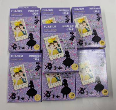 ☆未使用保管品 FUJIFILM Intax mini 期限切れ チェキ フィルム ディズニー アリス 10枚入り&times;7箱