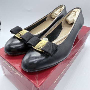 1円〜 12A Salvatore Ferragamo DR29779 サイズ 6 1/2 C 23.5〜24.cm相当 パンプス サルヴァトーレフェラガモ VARA NERO CALF イタリア 149