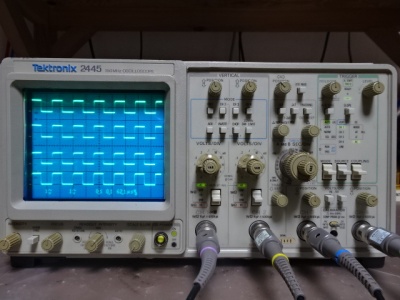 TEKTRONIX　テクトロニクス　2445　150MHz　オシロスコープ　アナログ　4ch　動作品