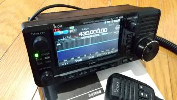 ICOM　HF/50/144/430MHz　オールモード　アマチュア無線機　IC-705　アイコム