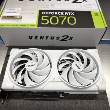 GeForce RTX 5070 12G VENTUS 2X OC WHITE 中古＋MSI MPG ARGB グラフィックスカード サポート スタンド ホワイト