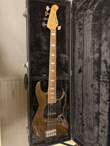 MOON JB-5A 中古　5弦ベース