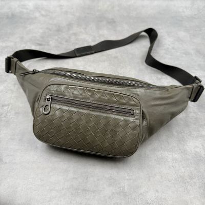 美品■ ボッテガヴェネタ BOTTEGA VENETA ボディバッグ ウエストポーチ ショルダー イントレチャート メンズ ビジネス レザー カーキ