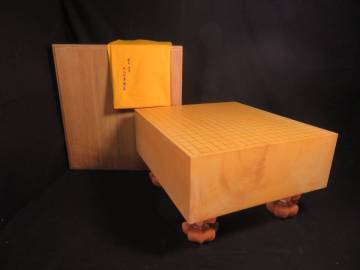 本榧 五寸二分 15.6ｃｍ 木裏 脚付き 碁盤 16.6㎏ 大久保碁盤店 盤覆い付き