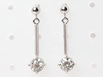 【8990D】ソーティング付 Pt900 天然ダイヤモンド H/SI-2/GOOD/計0.703/0.352ct/0.351ct/1.66g ピアス