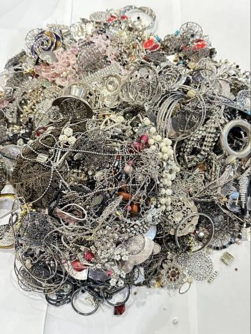 銀 シルバー アクセサリー 大量 まとめ 総重量10キロ以上 10100グラムネックレス ブレスレット イヤリング リング ピアスブローチ