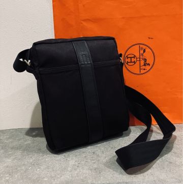 HERMES 極上美品 斜め掛け 黒 ショルダー バッグ エルメス アカプルコ ブラック バック