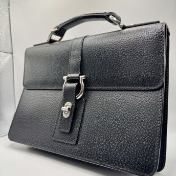 極美品●Salvatore Ferragamo ビジネスバッグ 本革 レザー ガンチーニ ターンロック 金具 ハンドバッグ サルヴァトーレフェラガモ 黒