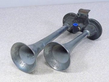 8002H01*2C▲HKT北原製作所 ヤンキーホーン エアホーン 全長約30cm ラッパ トラック カスタム パーツ