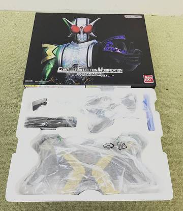 098-K77) 中古品 仮面ライダーW CSMファングメモリ＆エクストリームメモリver.2 動作OK