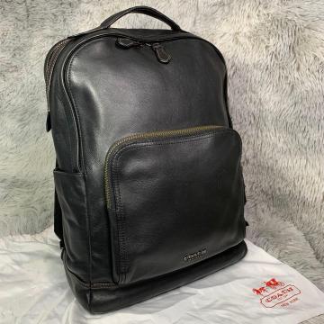 美品 COACH コーチ グラハム リュック バッグパック デイパック 通常 ビジネス 大容量 A4収納 PC収納 金具ロゴ レザー 黒 ブラック メンズ