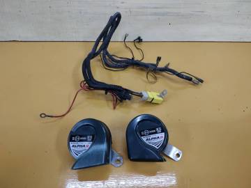 80129 FFN8 M☆ステラカスタムRS RN1 ★社外ホーン アルファ2コンパクト　アルファホーン★Sエディション スバル 同梱不可 RN1RN2 FFJ