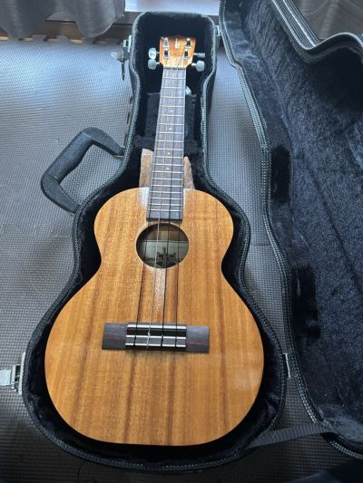 ウクレレ　KamakamaUkulele カマカマウクレレ　ホノルル　ハワイ　アメリカ　FEB 05 2000 080328