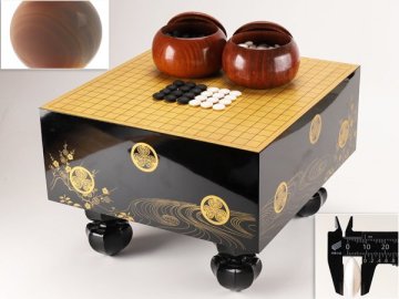 【流】囲碁道具 徳川家 三ツ葉葵紋蒔絵 碁盤 蛤碁石 盤厚18cm 重量17.5kg UE936