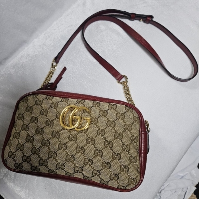 【美品】Gucci グッチ ショルダーバッグ GGマーモント 447632 GGスプリーム キャンバス