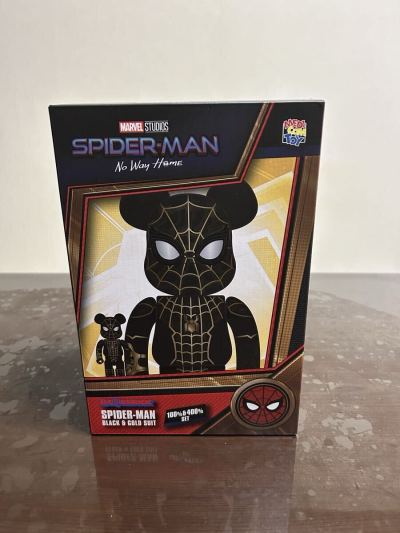 【新品・未開封】BE@RBRICK SPIDER-MANBLACK & GOLD SUIT 100％ & 400％