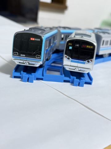 プラレール東西線　新旧セット　05系ライト付＆15000系 東京メトロ