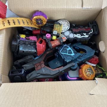 （１２０サイズ）仮面ライダー　大量変身ベルト、ＤＸ強化パーツ玩具　ガヴ、ジオウ、ビルド、ゴーストほか仮面ライダー詰め合わせ
