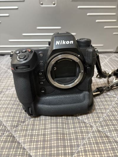 【美品】Nikon Z9 + CFexpress 128GB &times;2