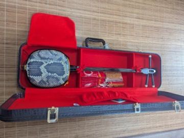 沖縄三線、守礼印ケース付（送料着払）