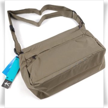 新品1円～★定価1.3万 NEXT ネクスト ユニセックス 日本製 軽量 撥水バッグ ショルダーバッグ ライト カーキ 1192621 本物 ◆B2639◆